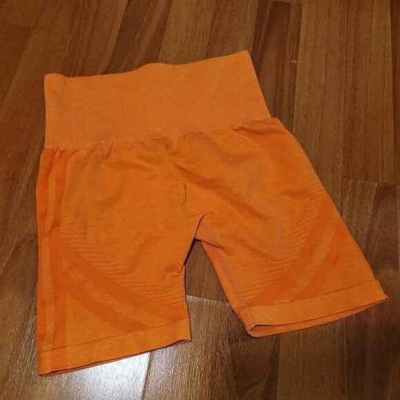 Butt-scrunch athletic biker shorts - Picture 1 of 2